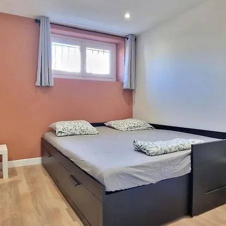 Maison - 2 - Parking Gratuit * Aurillac